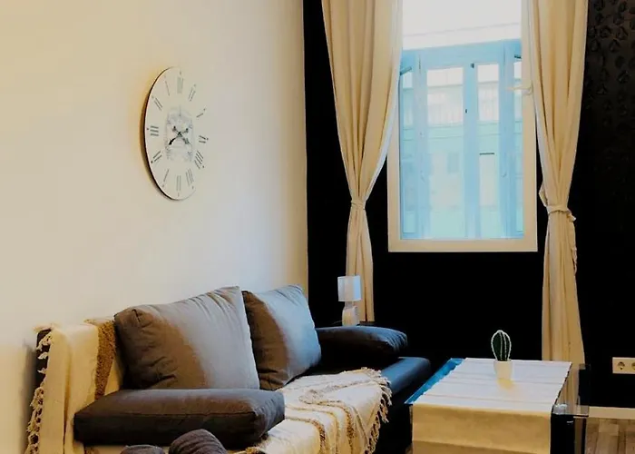 Easy Access To Center, Near Akh 2br W Wifi, For Long Term *